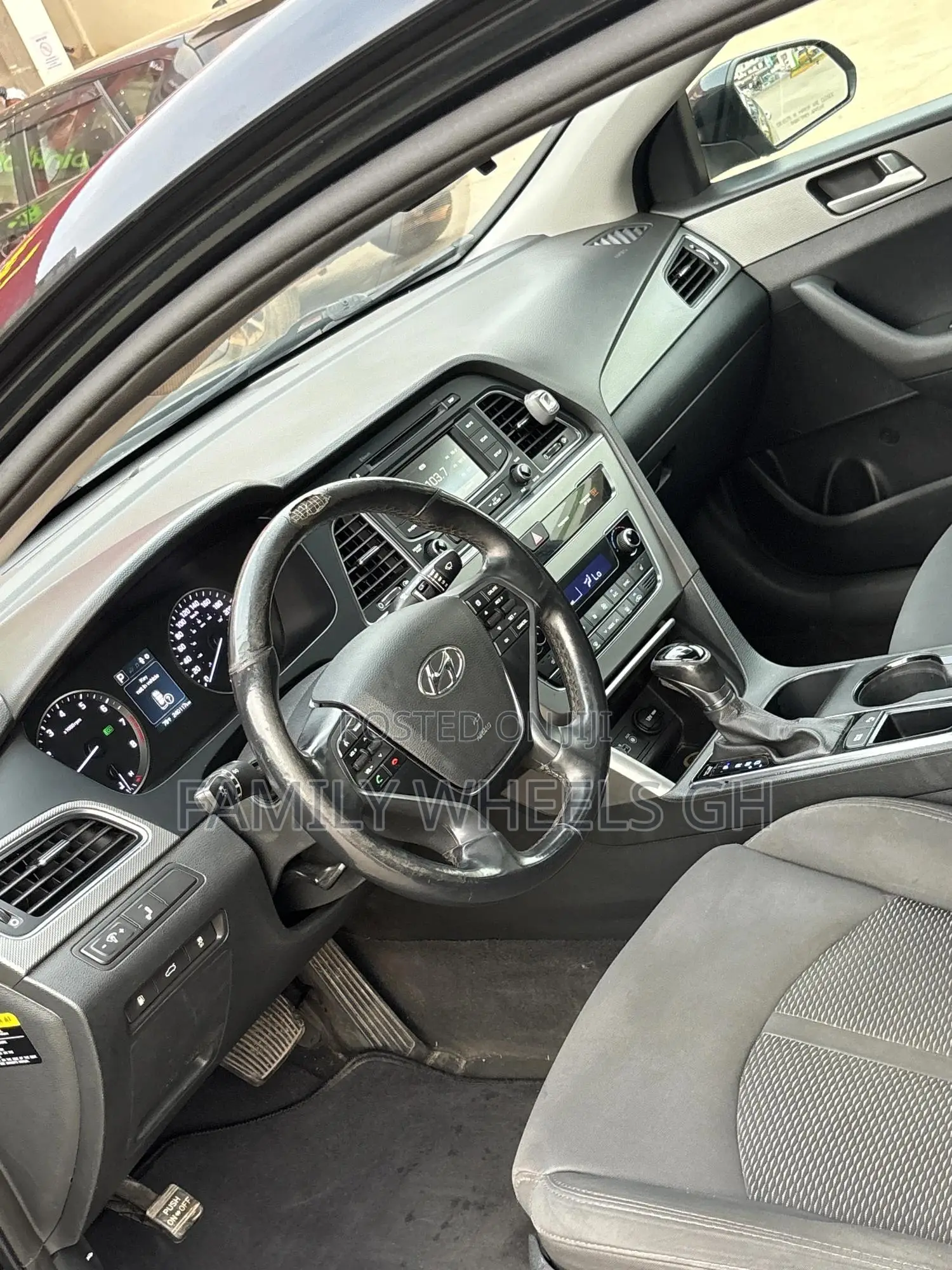 Hyundai Sonata Base Sedan FWD (2.4L 4cyl 6A) 2016 Black