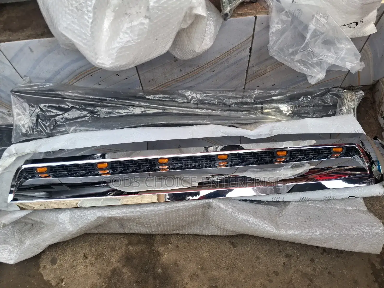 Bonnet Chrome/Moulding Tundra 2016-2020 Led