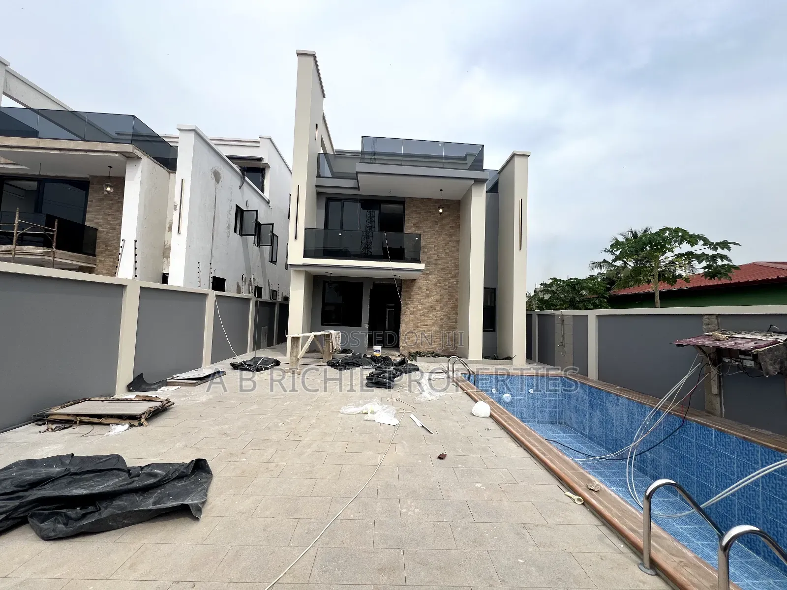 5bdrm Duplex in Ab Richie Properties, Tseaddo for sale