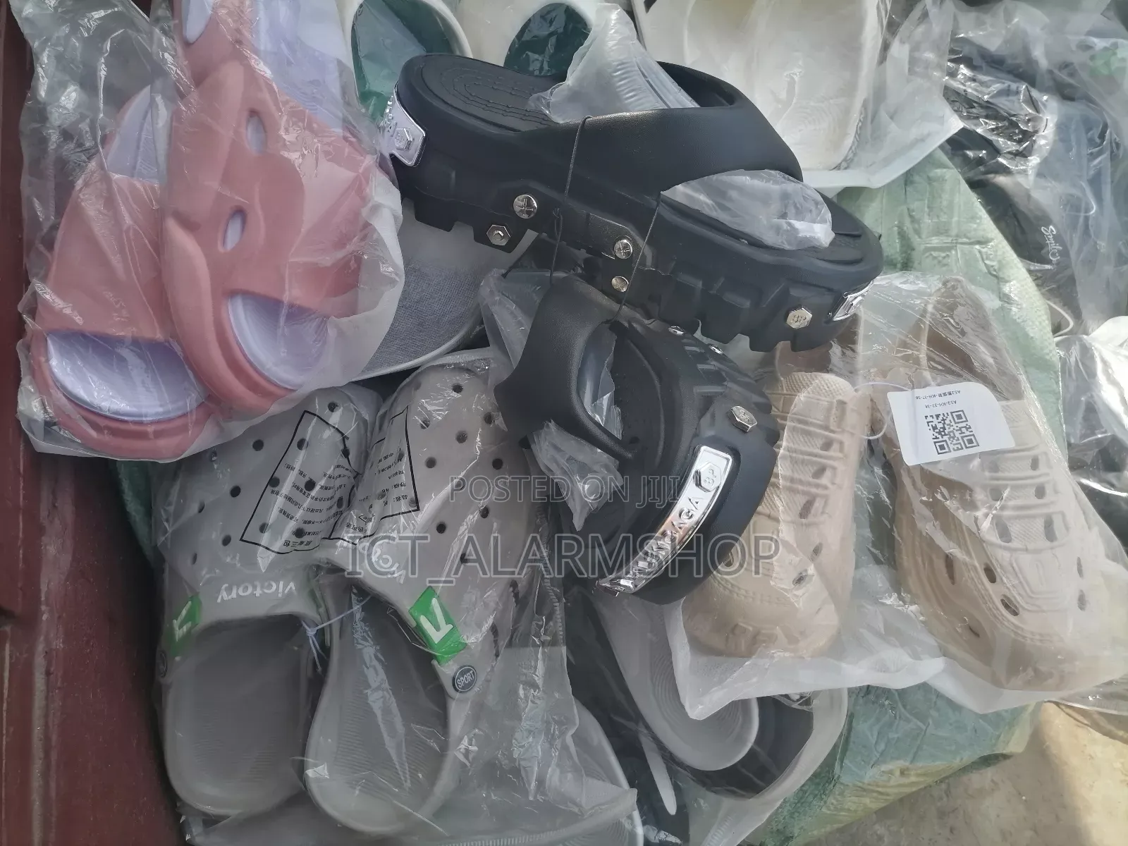 Sneakers and Slippers Crous