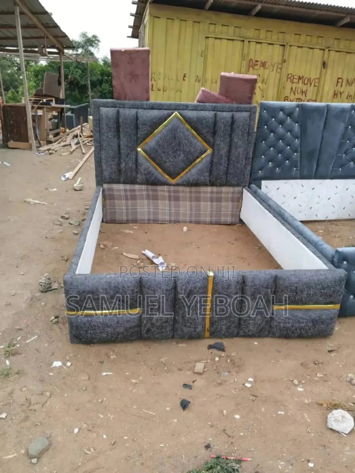 Staffing Queen Bed