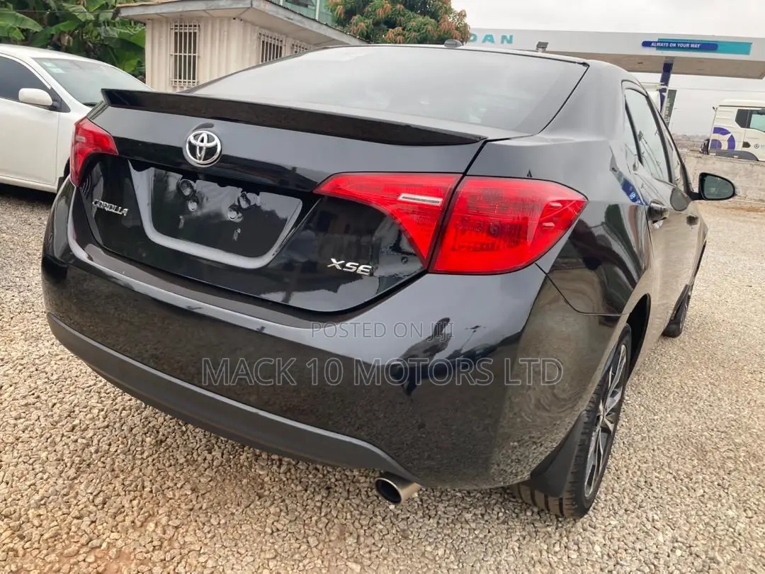 Toyota Corolla XSE 4dr Sedan (1.8L 4cyl CVT) 2017 Black