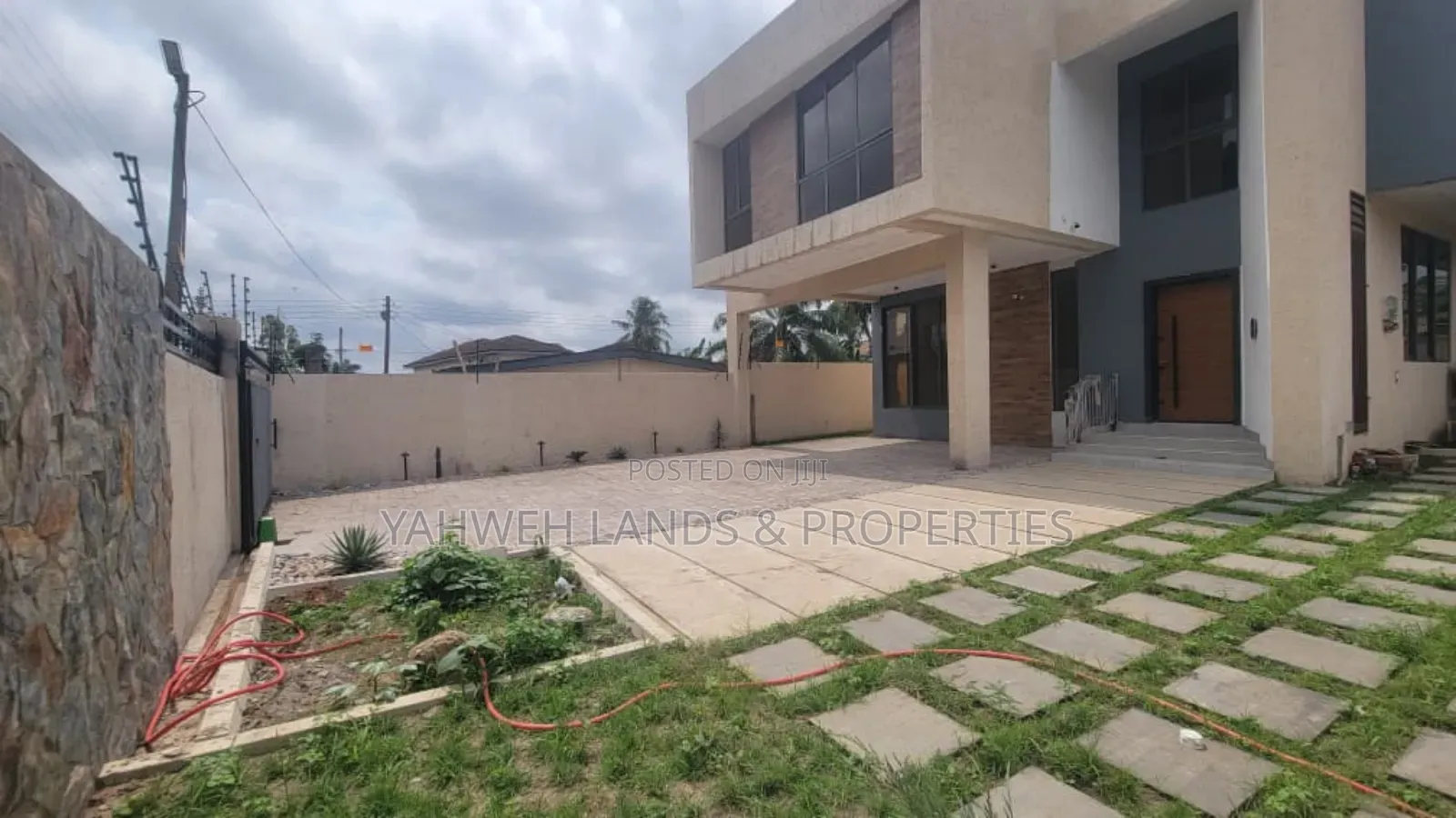 4bdrm House in Madina for sale