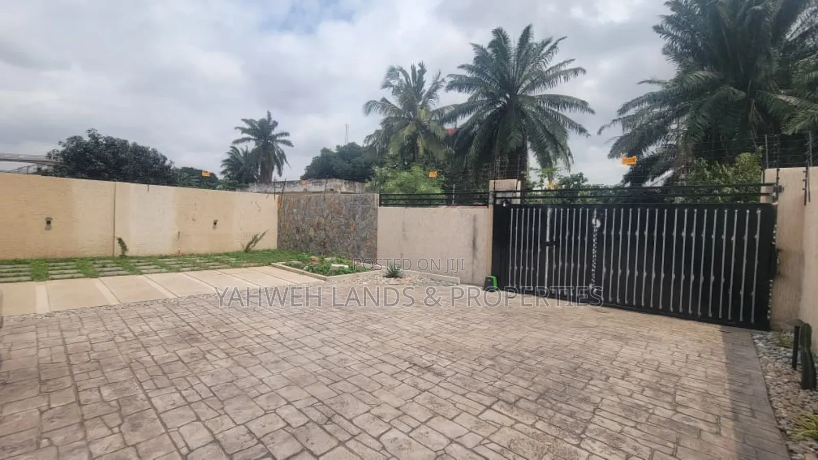 4bdrm House in Madina for sale