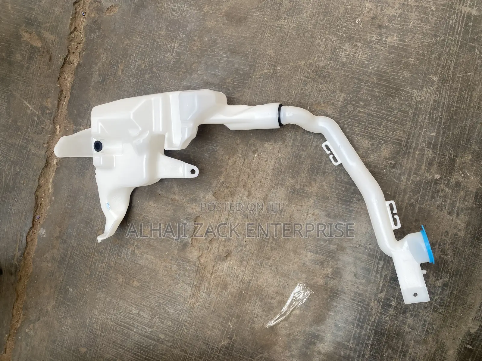 Honda Civic 2017 Wiper Wash Gallon