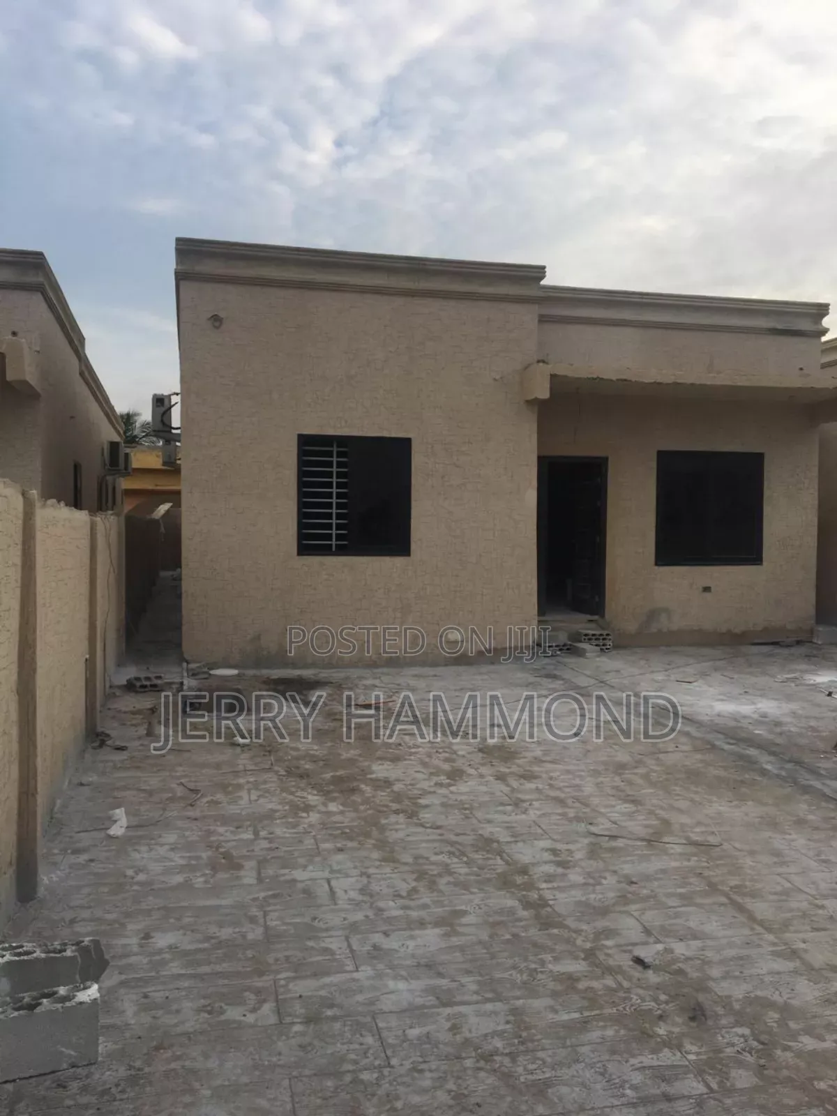 3bdrm House in Shell Sign Board, Spintex for sale