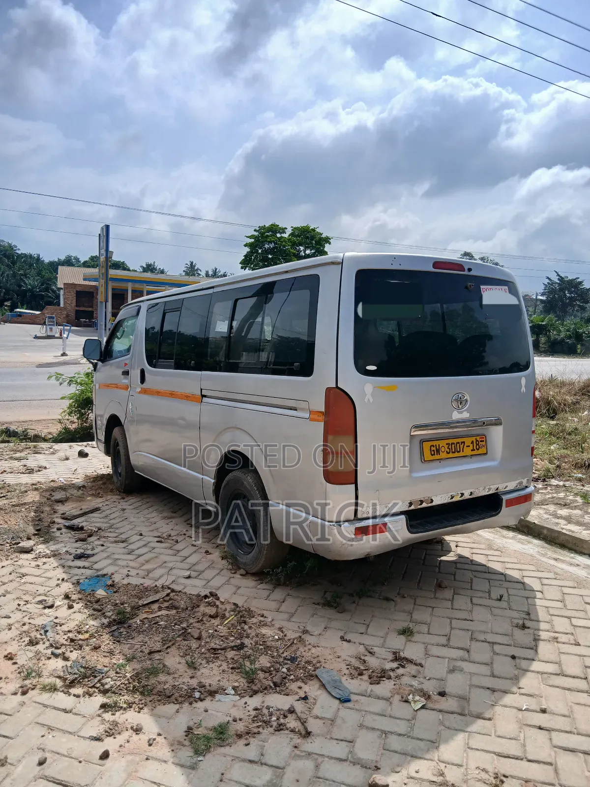 Toyota HiAce 2010 Silver