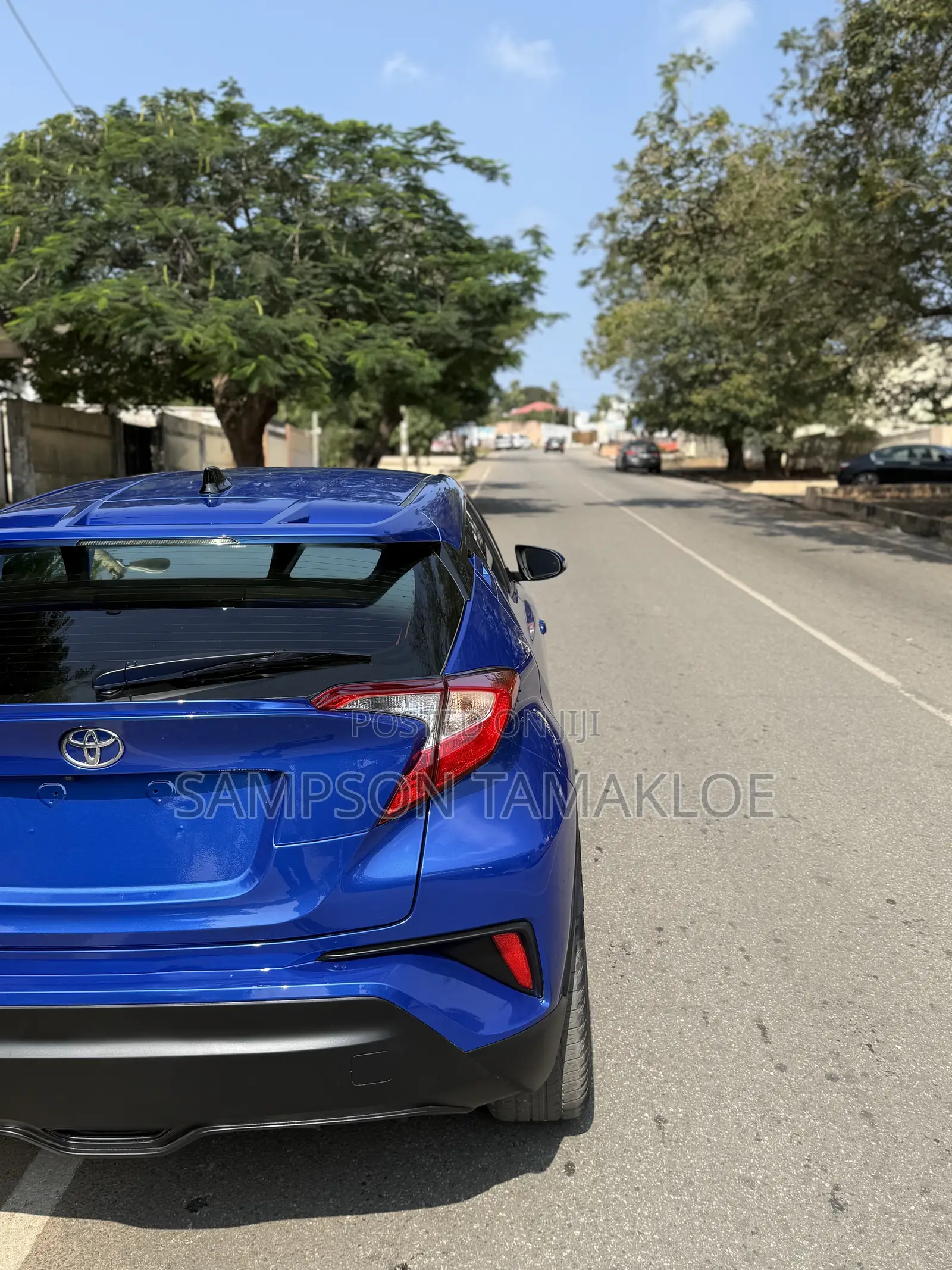 Toyota C-HR XLE FWD 2019 Blue