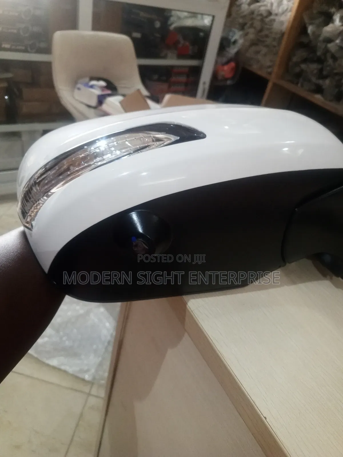 Toyota Land Cruiser V8 Complete Mirror With Camera