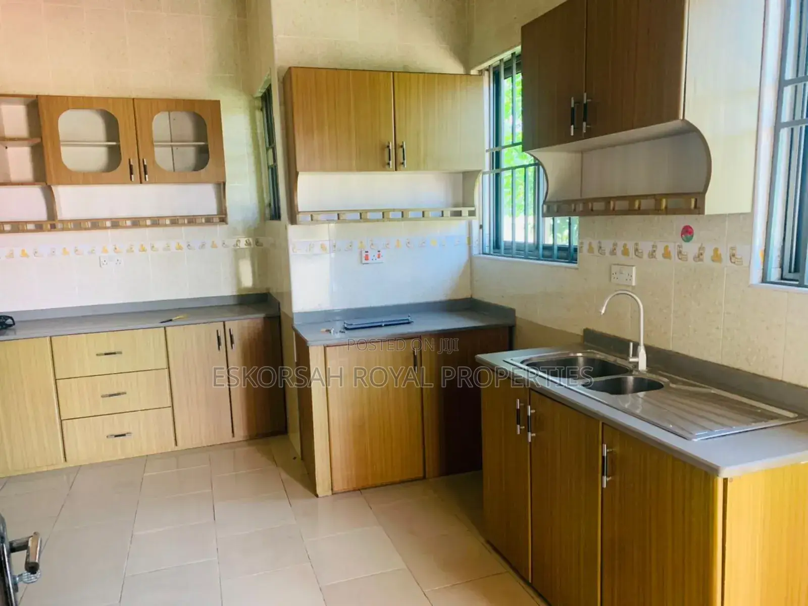 3bdrm House in East Legon, Adjiriganor for rent