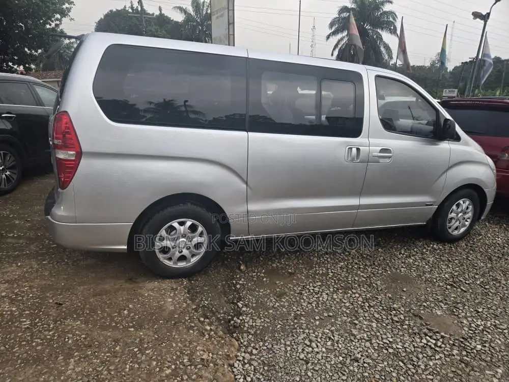 Hyundai Starex 2015 Silver