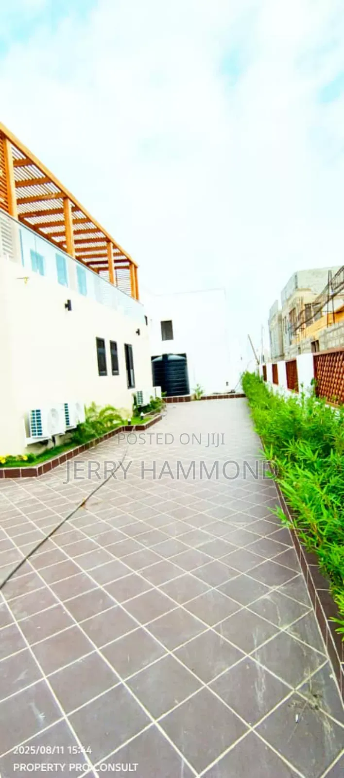 Furnished 4bdrm House in Sakumono The Oyster for sale
