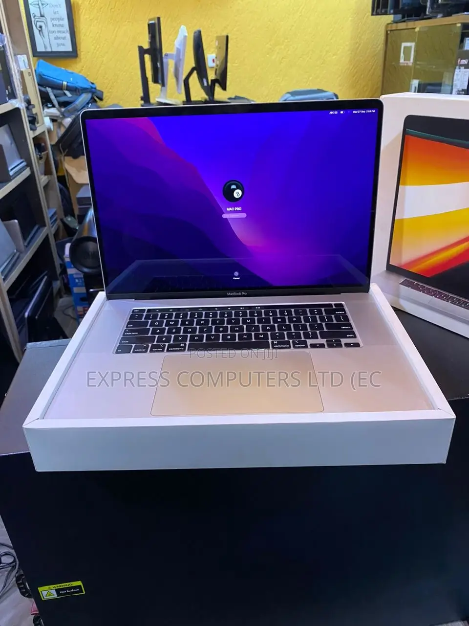 Laptop Apple MacBook Pro 2019 16GB Intel Core I7 SSHD (Hybrid) 512GB