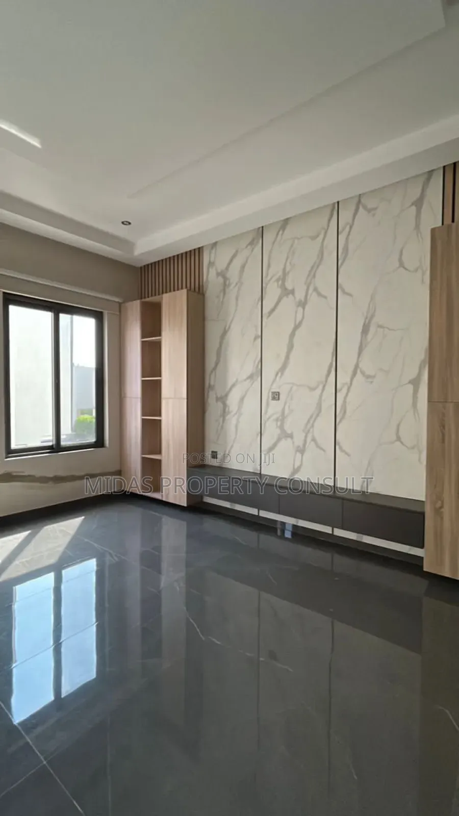 Furnished 4bdrm Townhouse / Terrace in Airport for rent