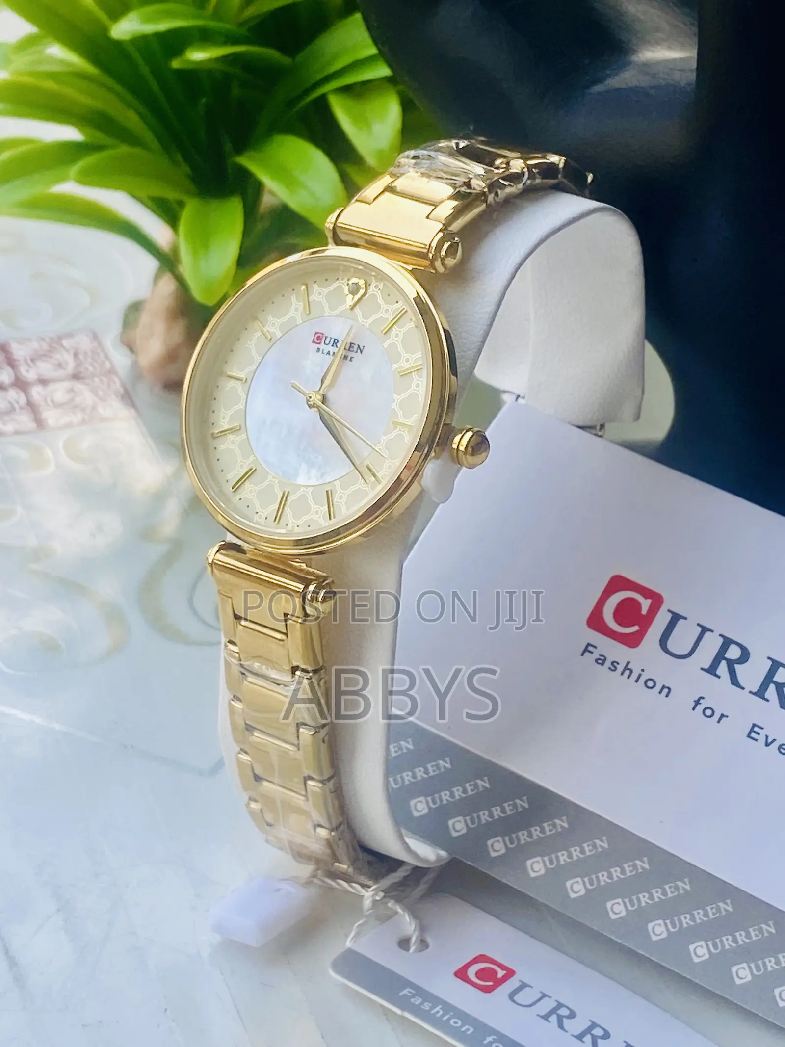 Curren 9072 Quartz Ladies Watch