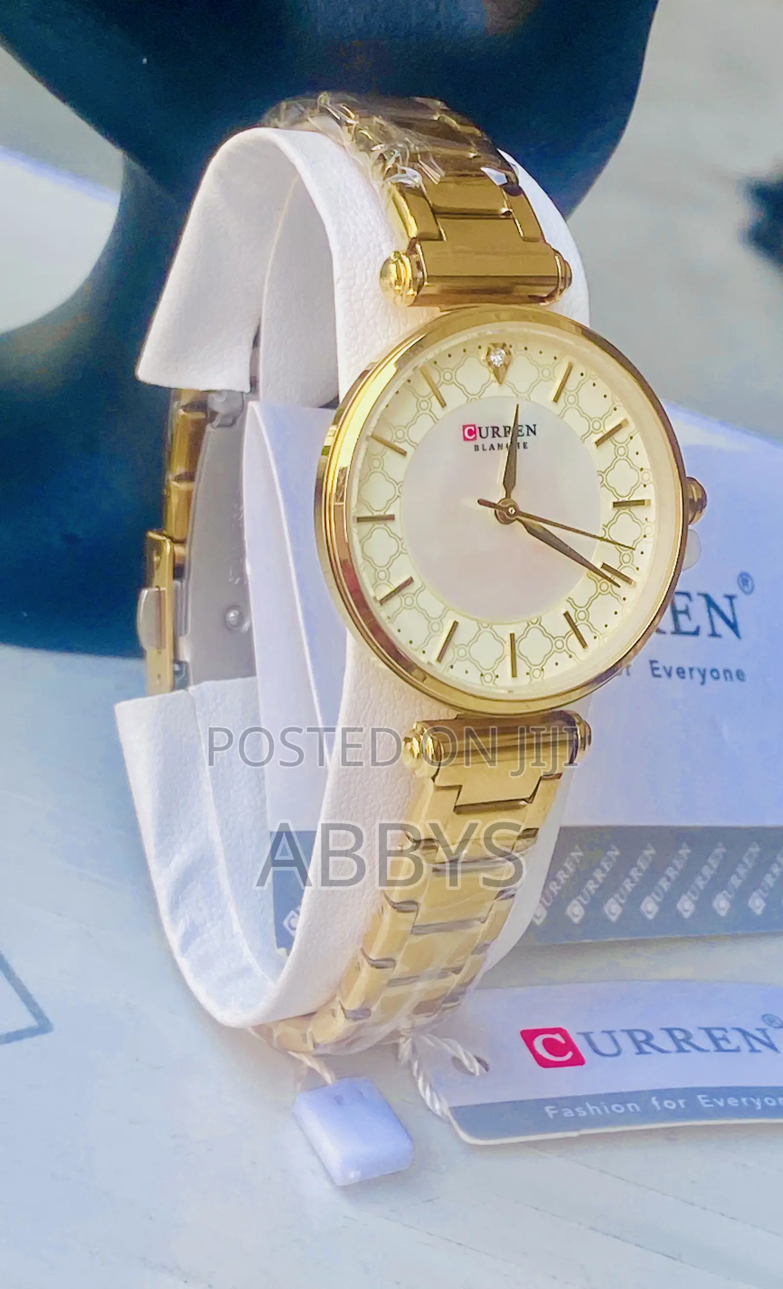 Curren 9072 Quartz Ladies Watch