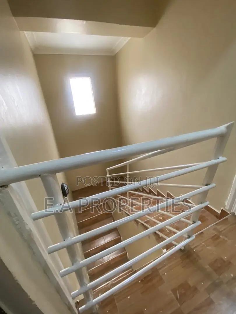 3bdrm House in E A Properties, Oyarifa Mall Area for rent