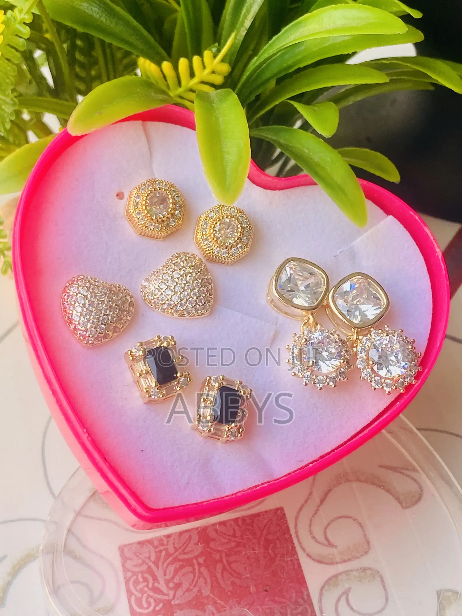 8pcs Sparkle Non Tarnish Ladies Earrings