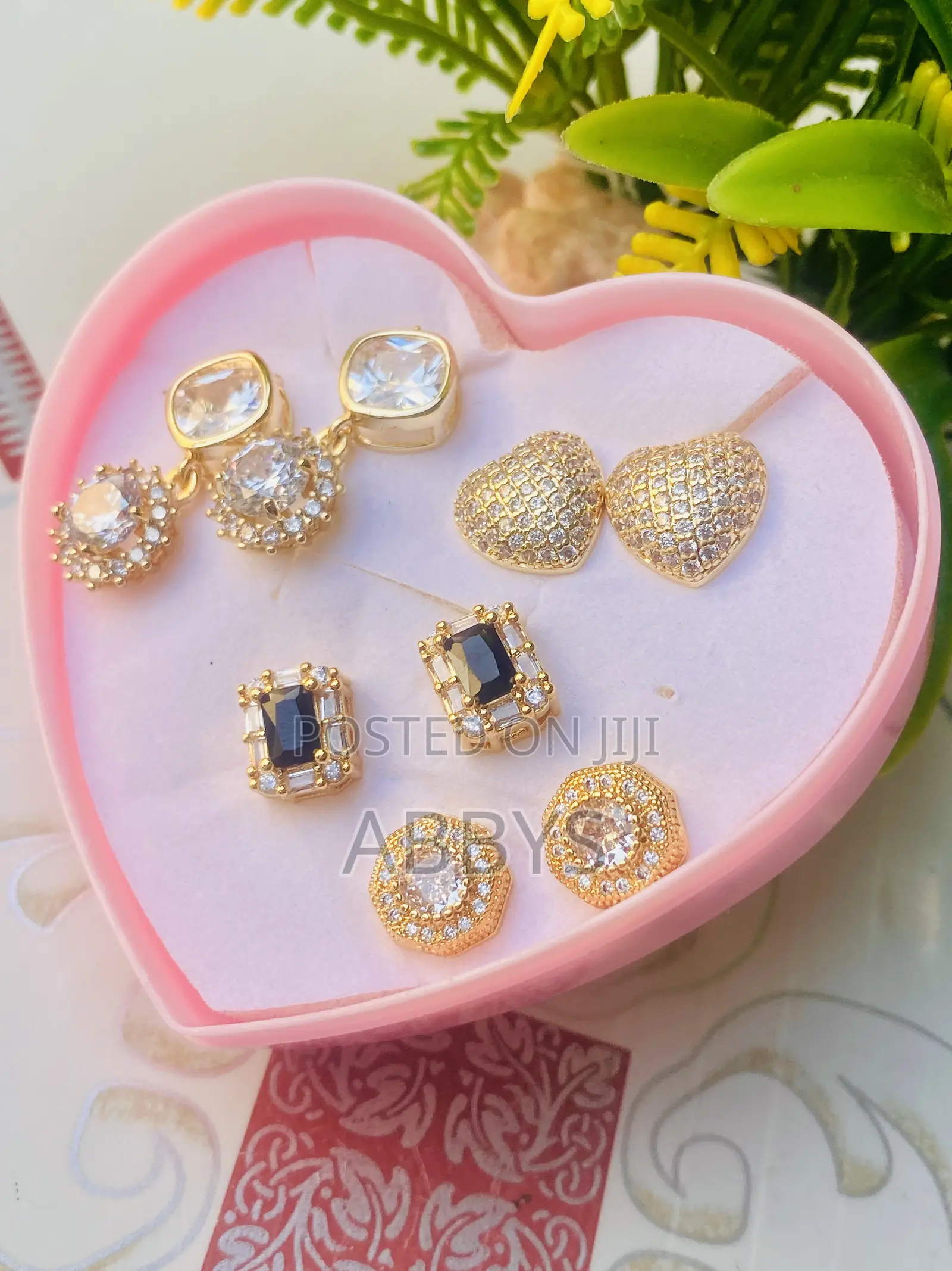8pcs Sparkle Non Tarnish Ladies Earrings