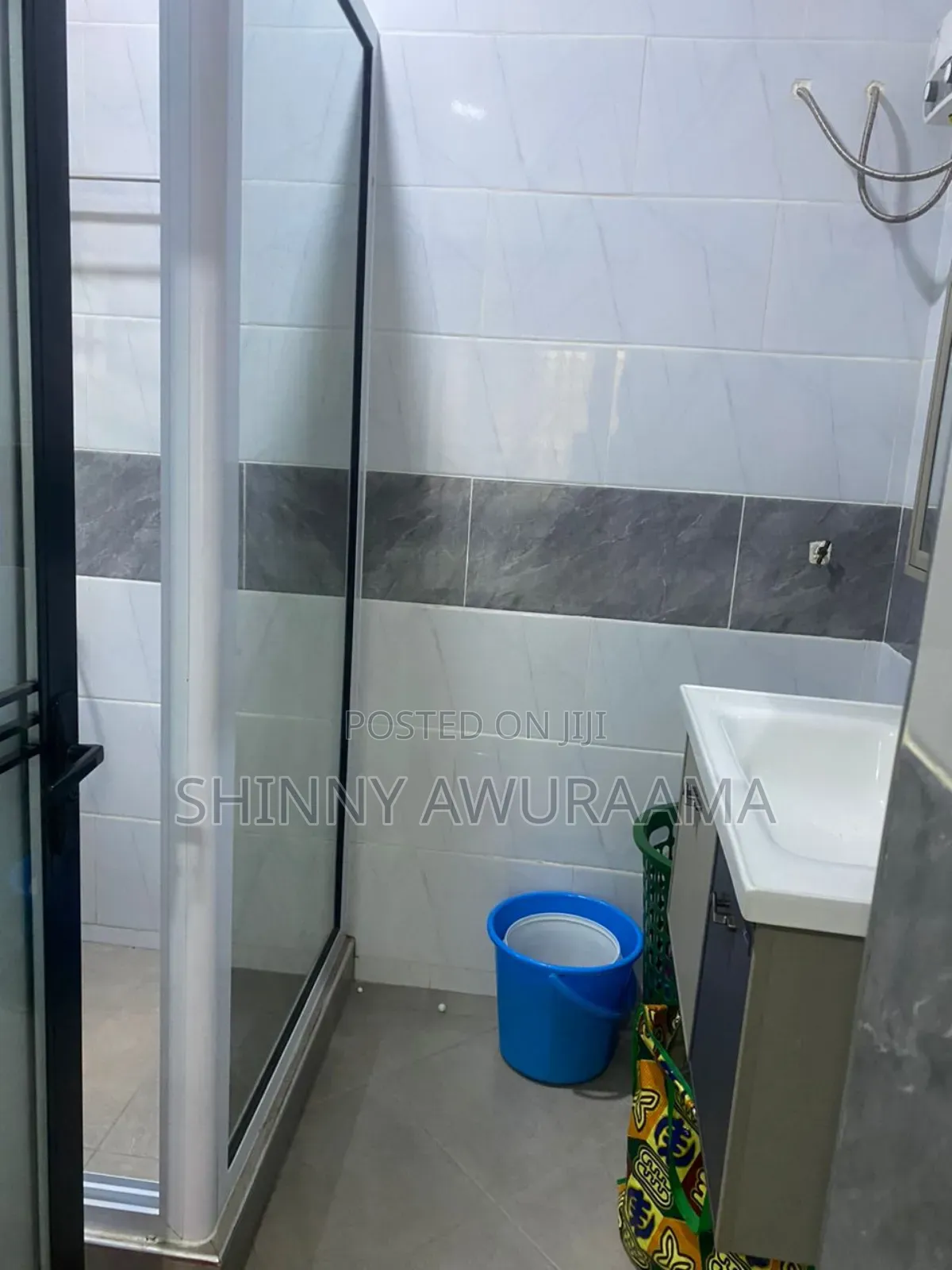 3bdrm House in School Junction, Ashaley Botwe for rent