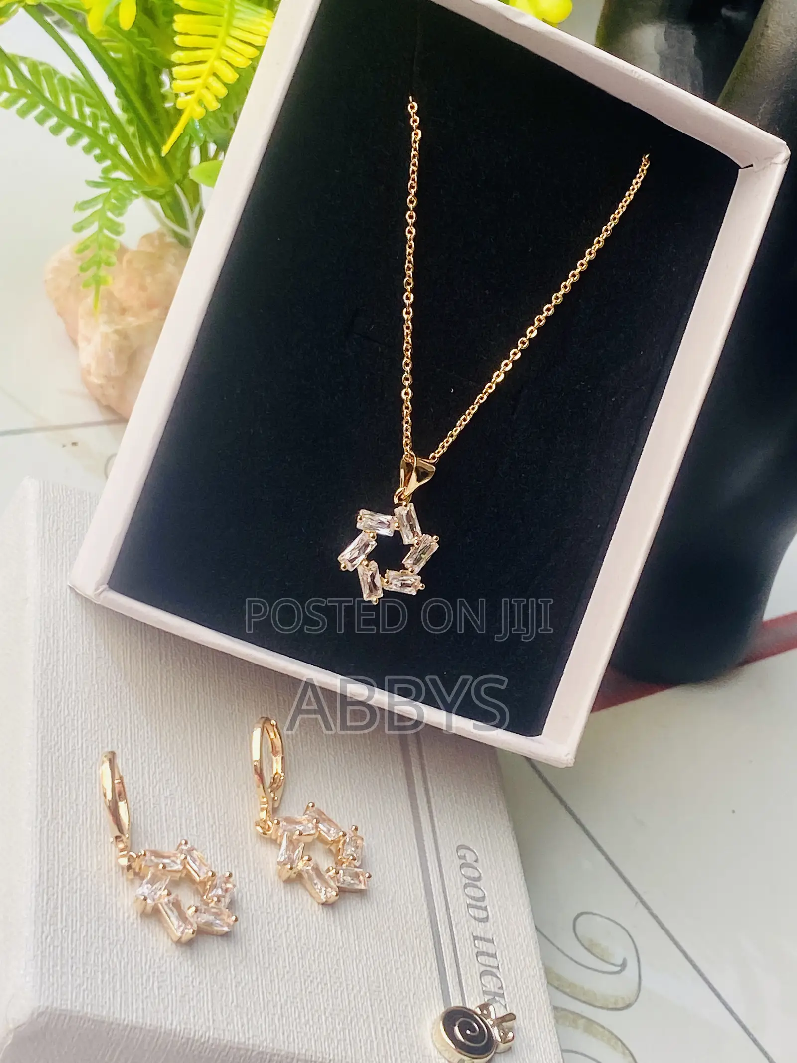 Rose Gold Star Pendant Necklace With Earrings