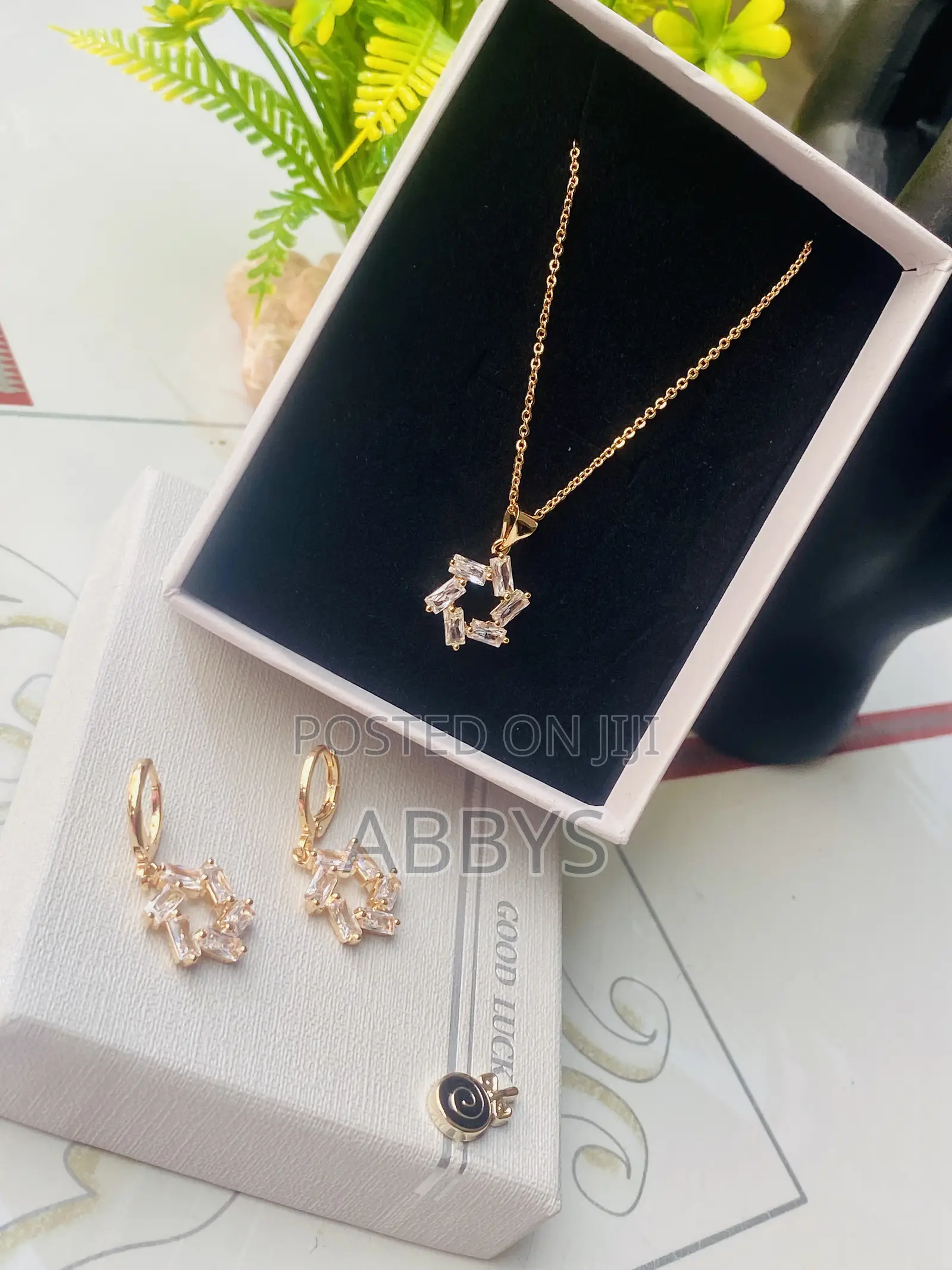 Rose Gold Star Pendant Necklace With Earrings
