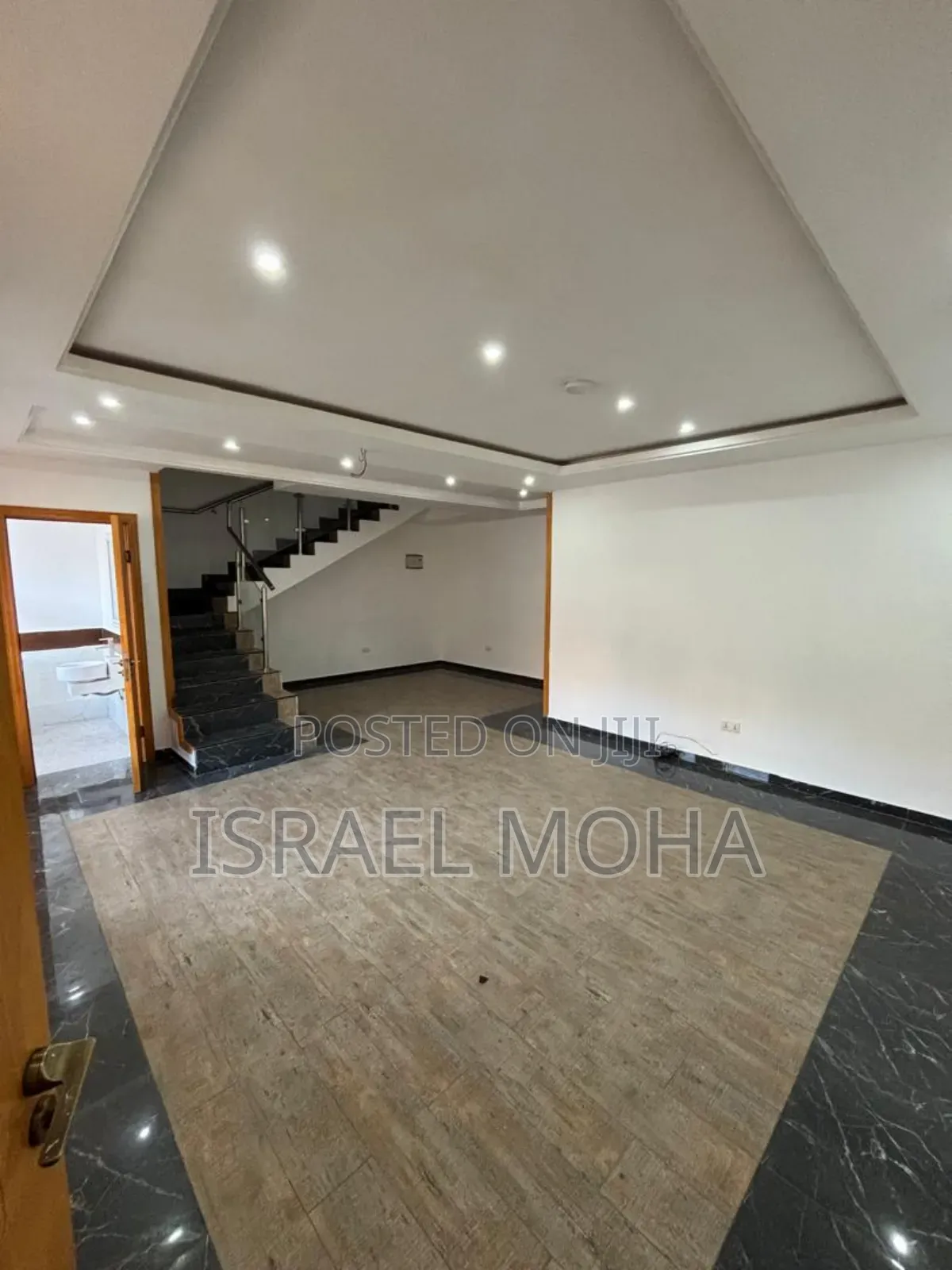 4bdrm Apartment in School Junction, Ashaley Botwe for rent