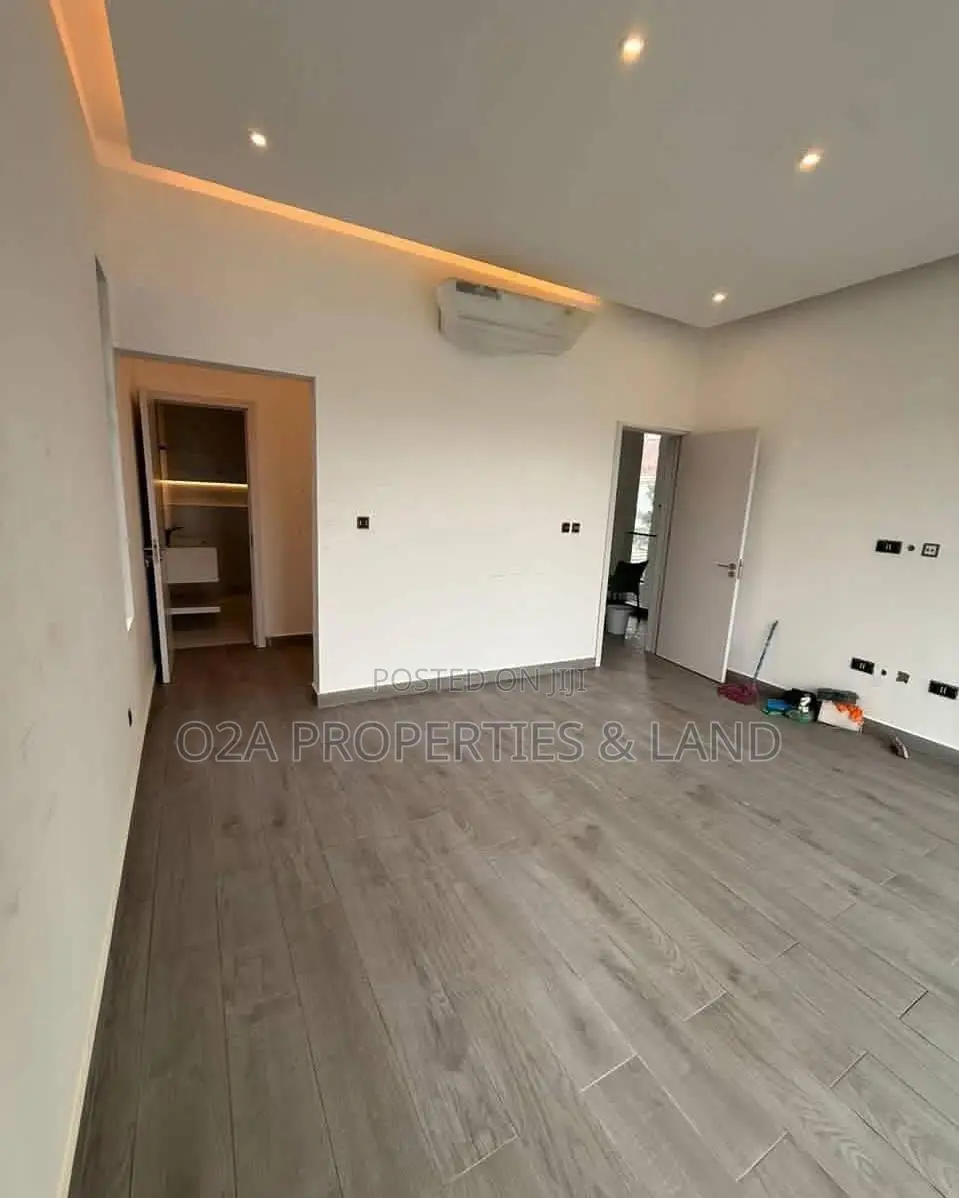 Furnished 7bdrm House in East Legon, A&C Mall Area for sale