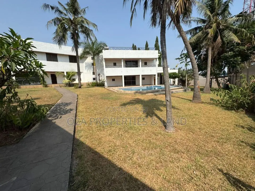 5bdrm House in Abelemkpe, Lincoln School Area for rent