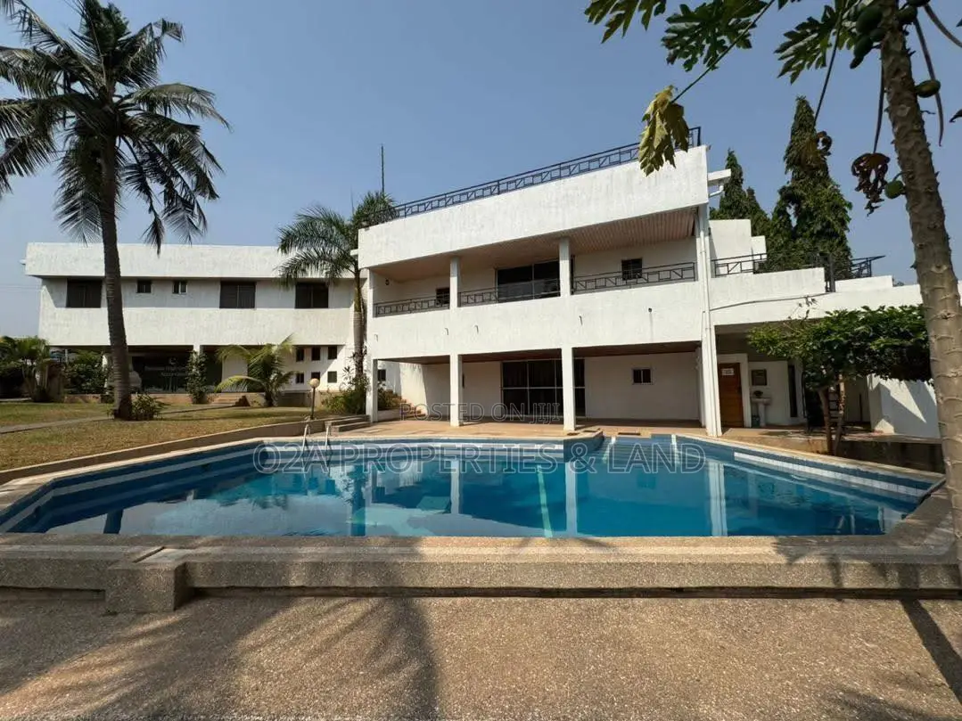 5bdrm House in Abelemkpe, Lincoln School Area for rent