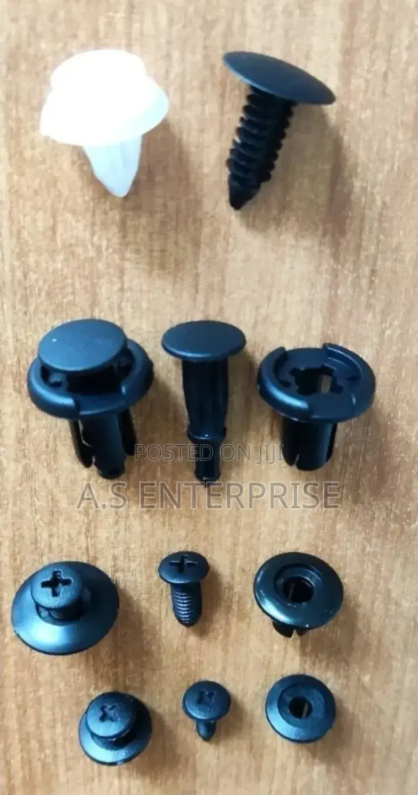 100 PCS Universal Car Fastener Clips - 6 Different Types