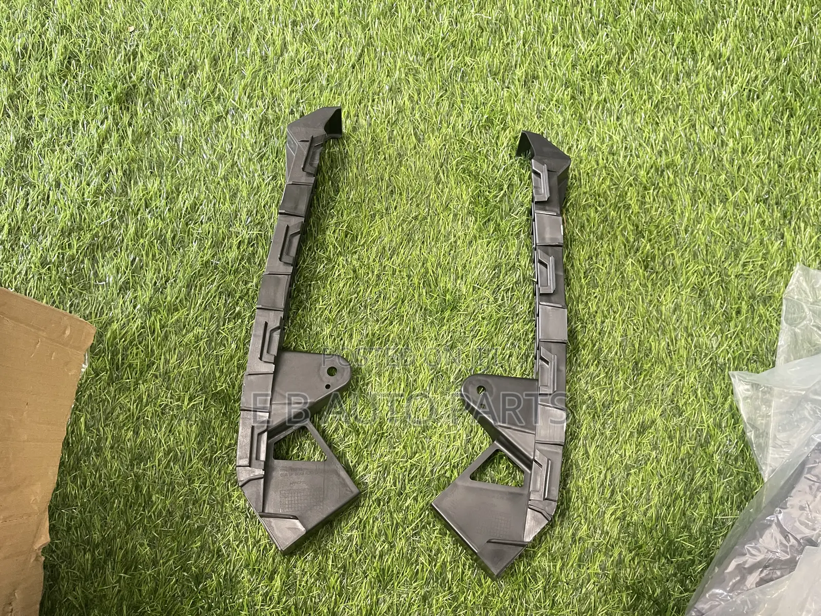 CRV 2017 -2022 Headlight Seat/ Bracket Pair