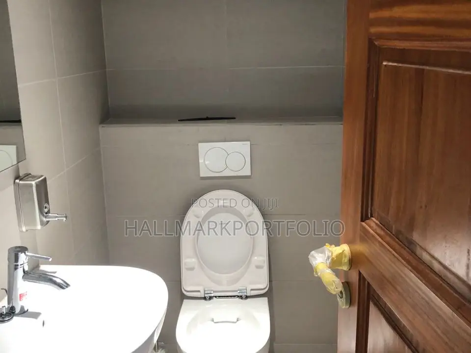 145sqm Office Space Cantonment