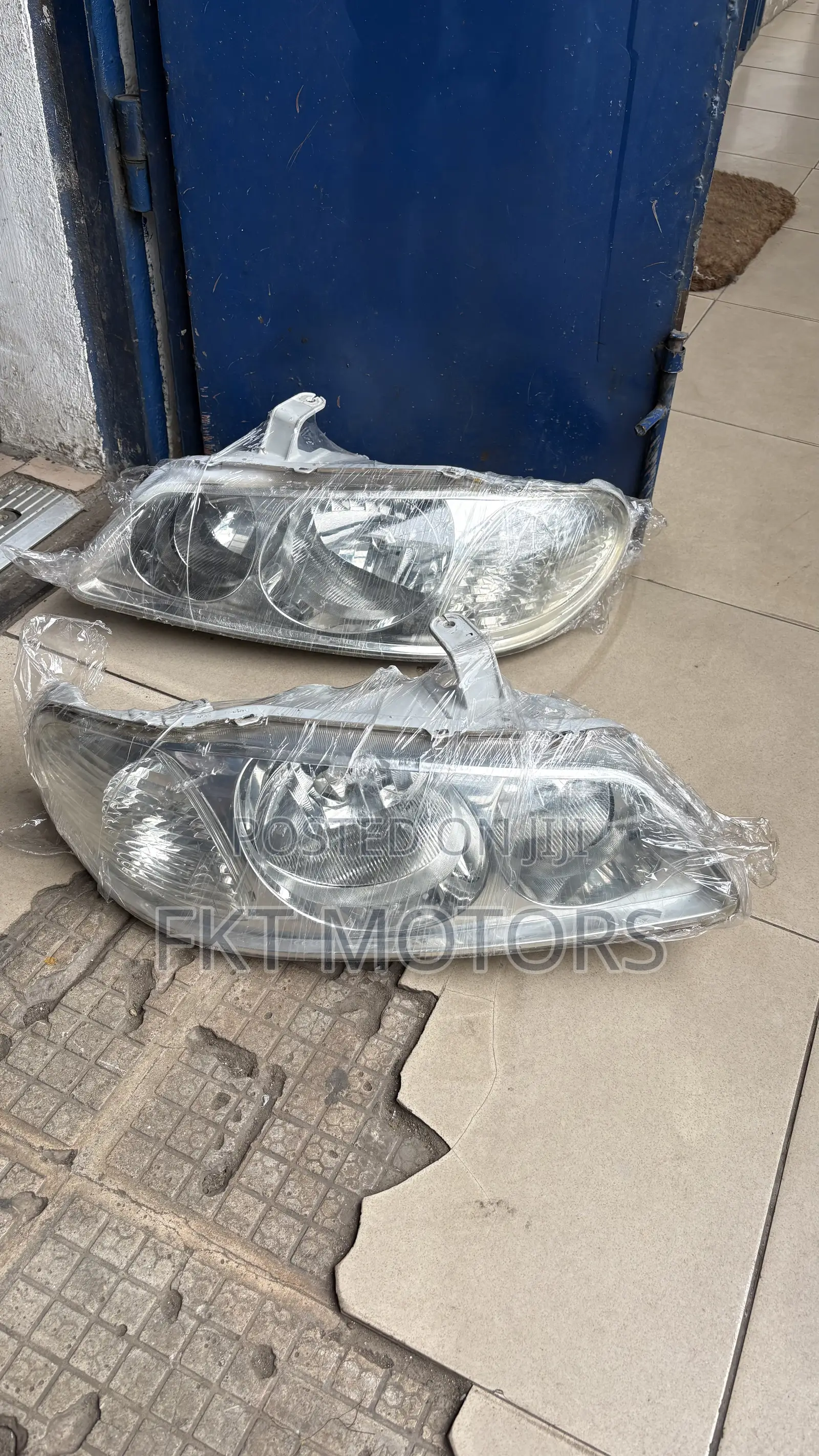 Nissan Sunny Headlight 2002,2003,2004,2005,2006,2007,2008,2009,2010,