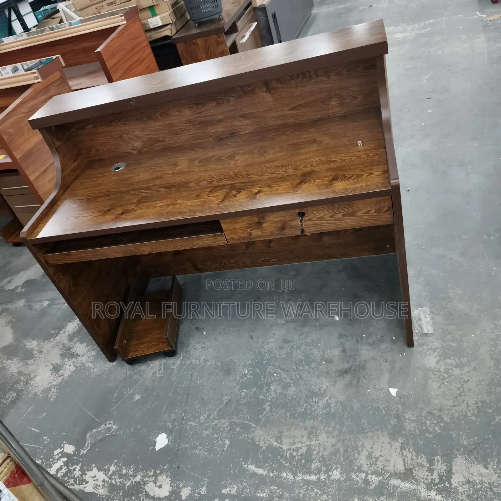4 Feet Length Receptionist Front Desk