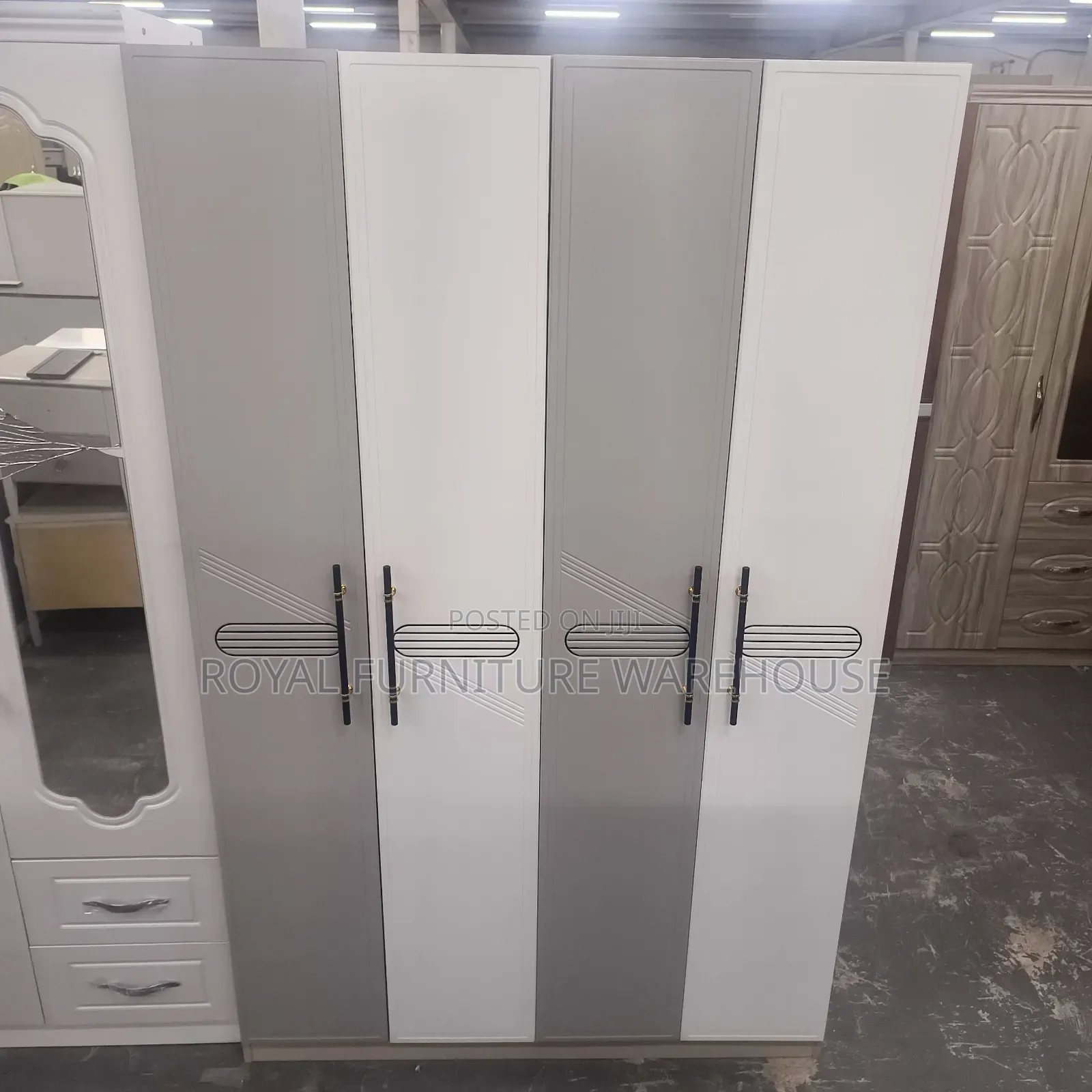 4 Feet Wooden Wardrobe