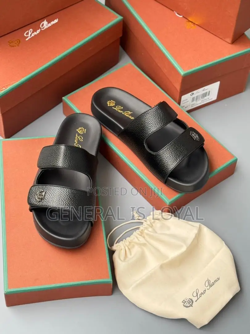 Loro Piana Slides In Black Leather Black Sole Men’S Slippers/Sandals