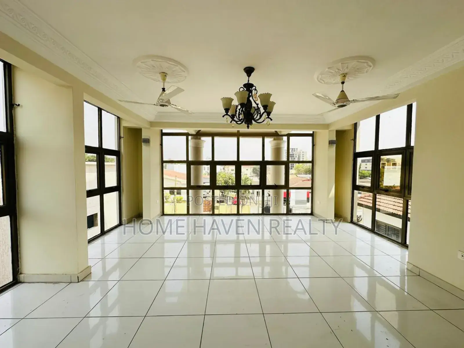 3bdrm Apartment in Dzorwulu for rent