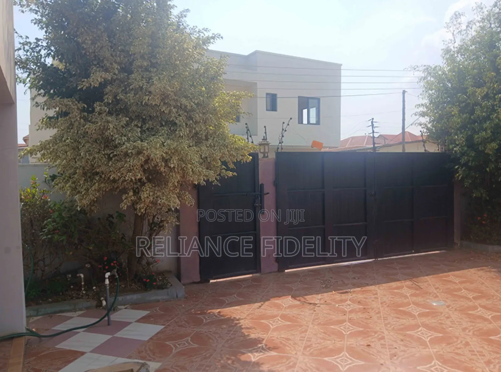 6bdrm House in Adjiriganor for sale