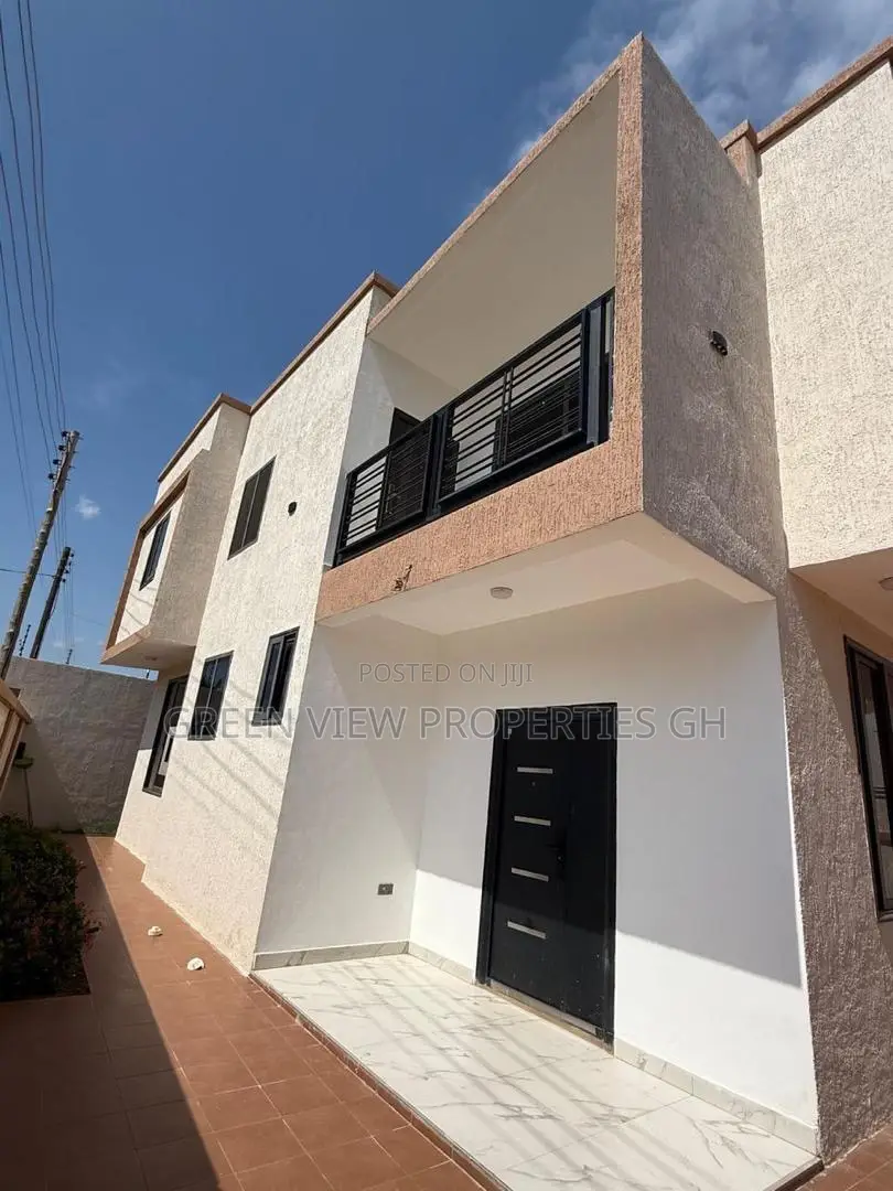3bdrm Duplex in Adenta for rent