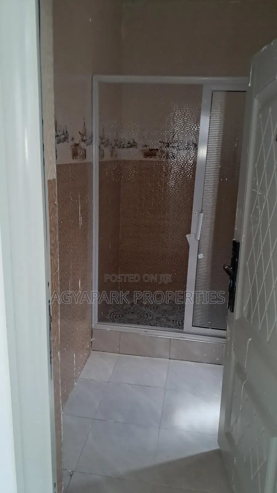 7bdrm House in Acp, Kwabenya for rent