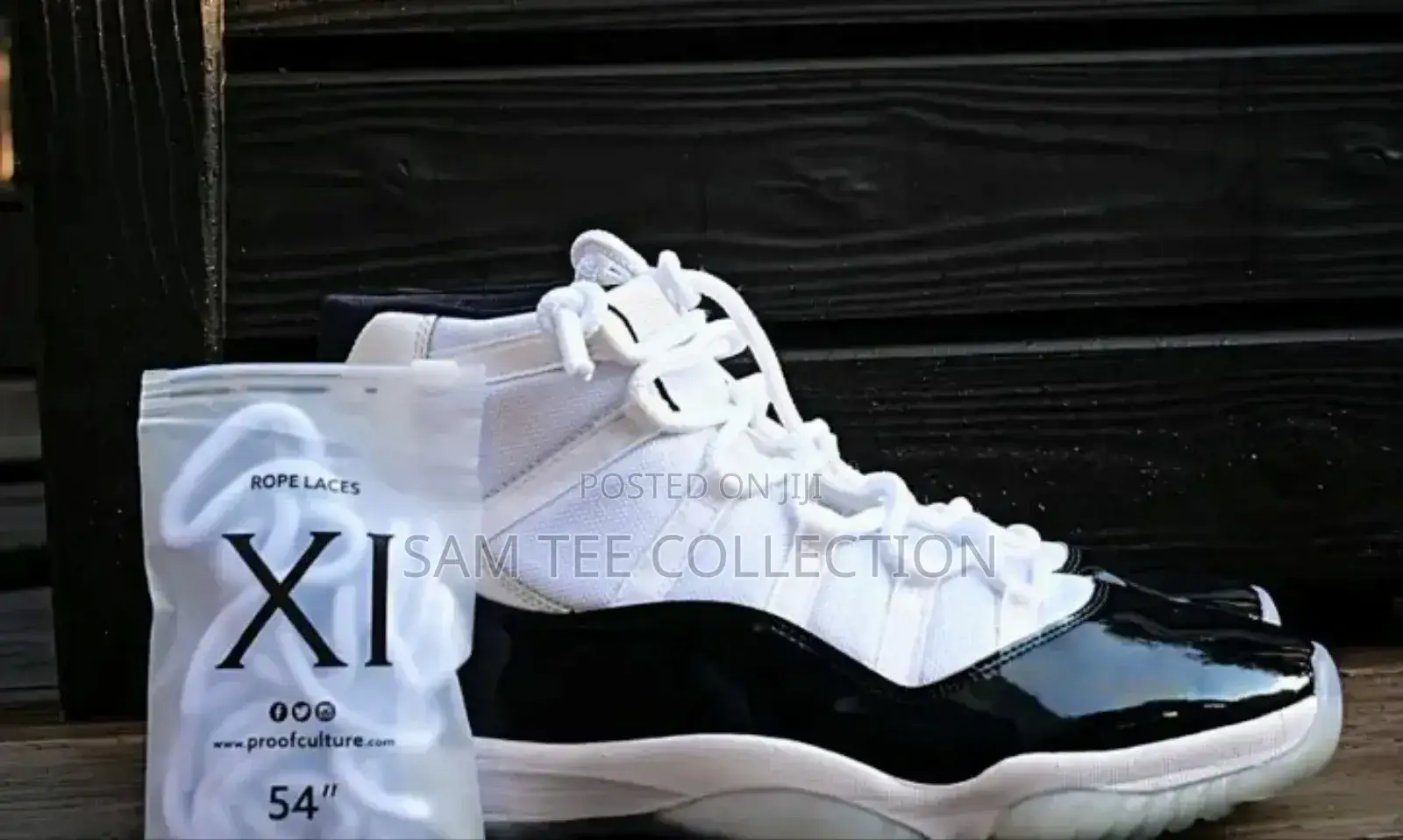 Nike Air Jordan 11 Low. Retro Concord. Black White and Blue White.