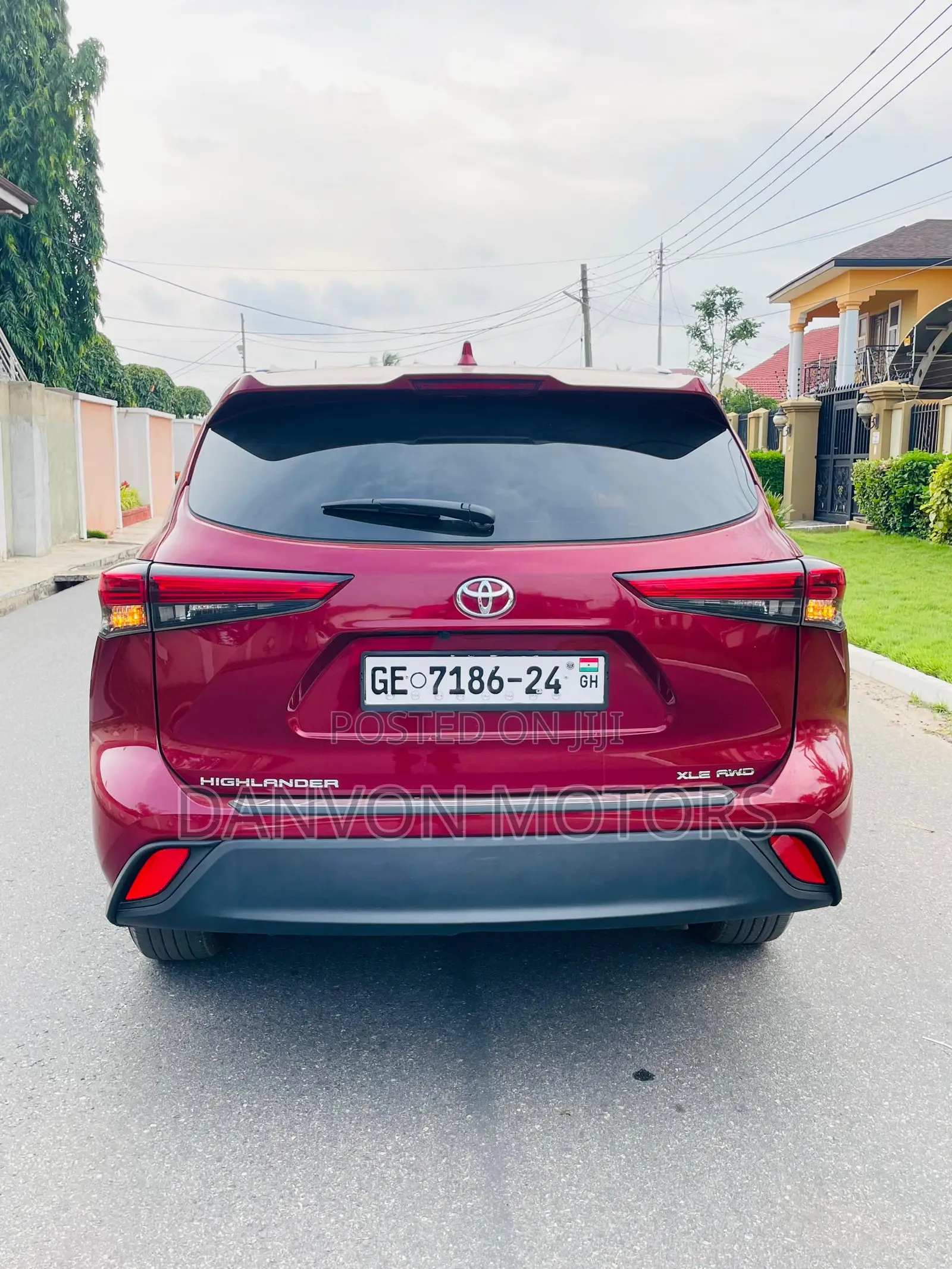 Toyota Highlander XLE AWD 2023 Red
