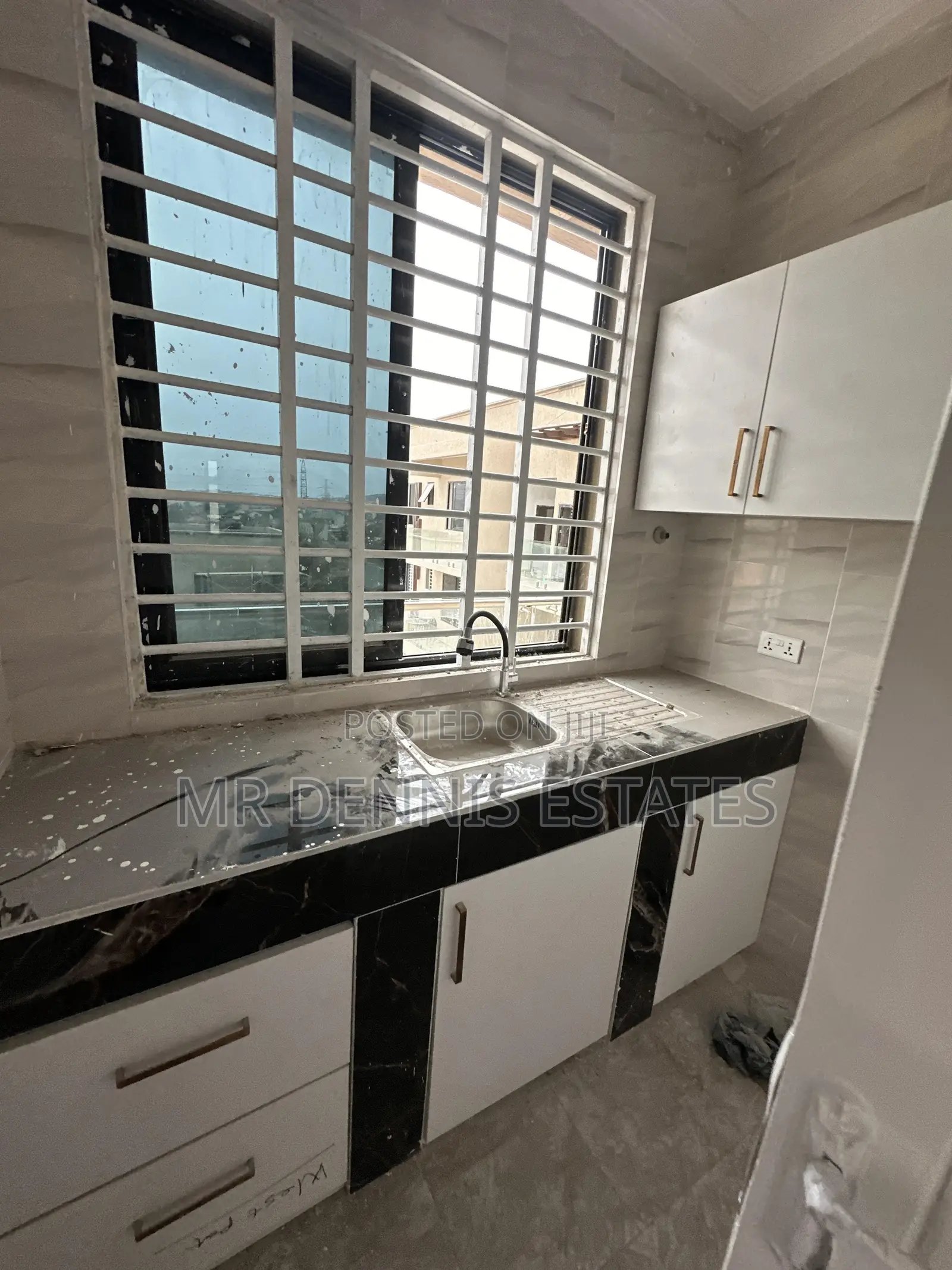 1bdrm Apartment in Westhills Mall for rent