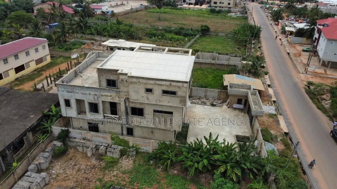 5bdrm Mansion in Weija for sale