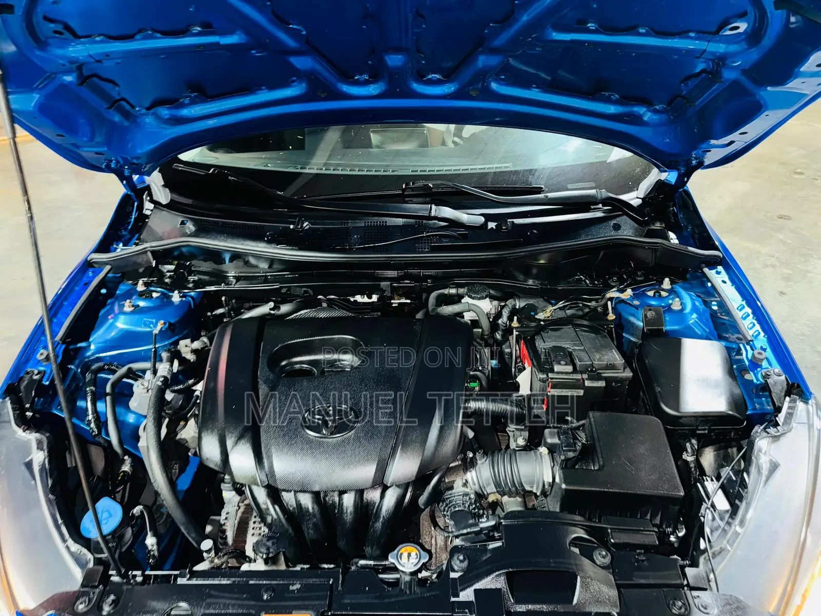Toyota Yaris 2016 Blue