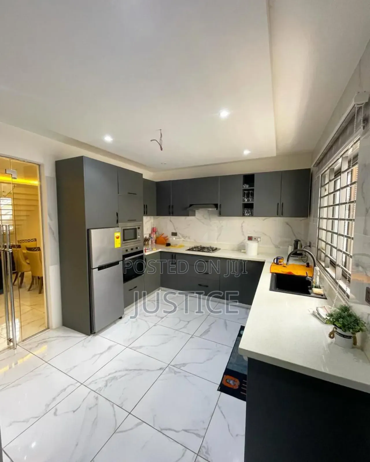 4bdrm Duplex in Lakeside Estate for rent
