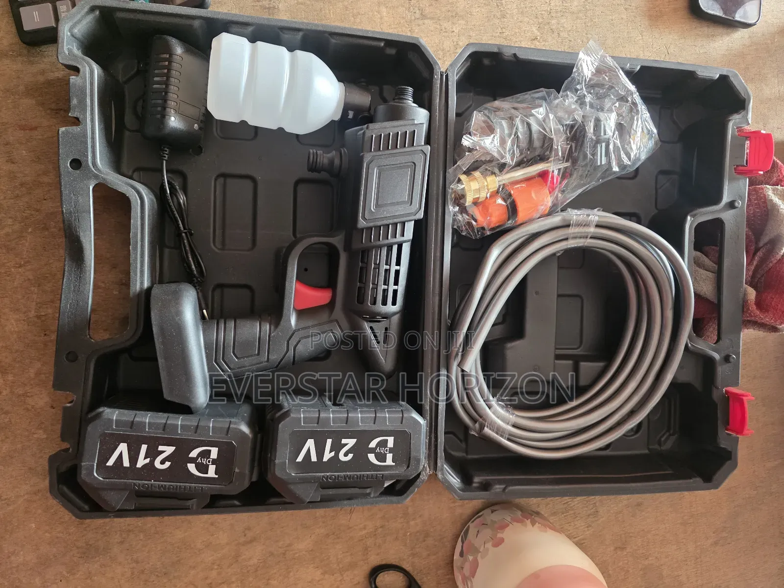 21v Wireless High-voltage Car Washing Rechargeable Gun