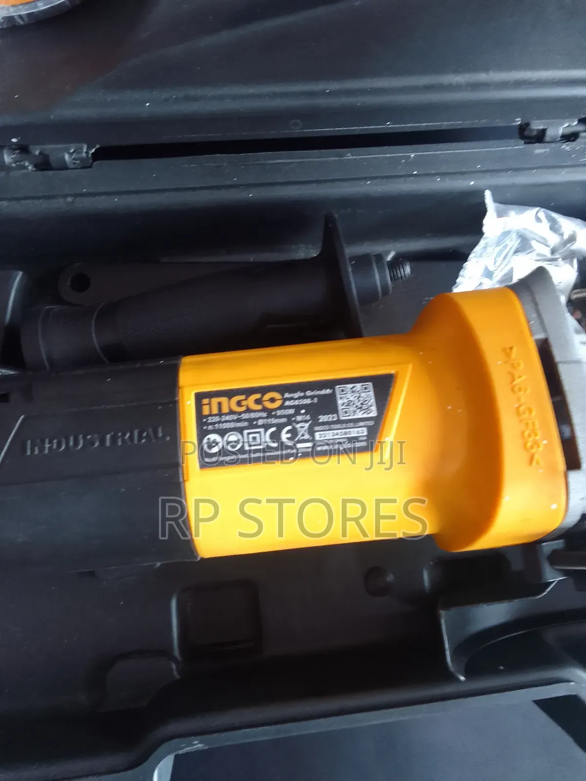 Ingco Angle Grinder and 10pcs Dics 4.5 Inches