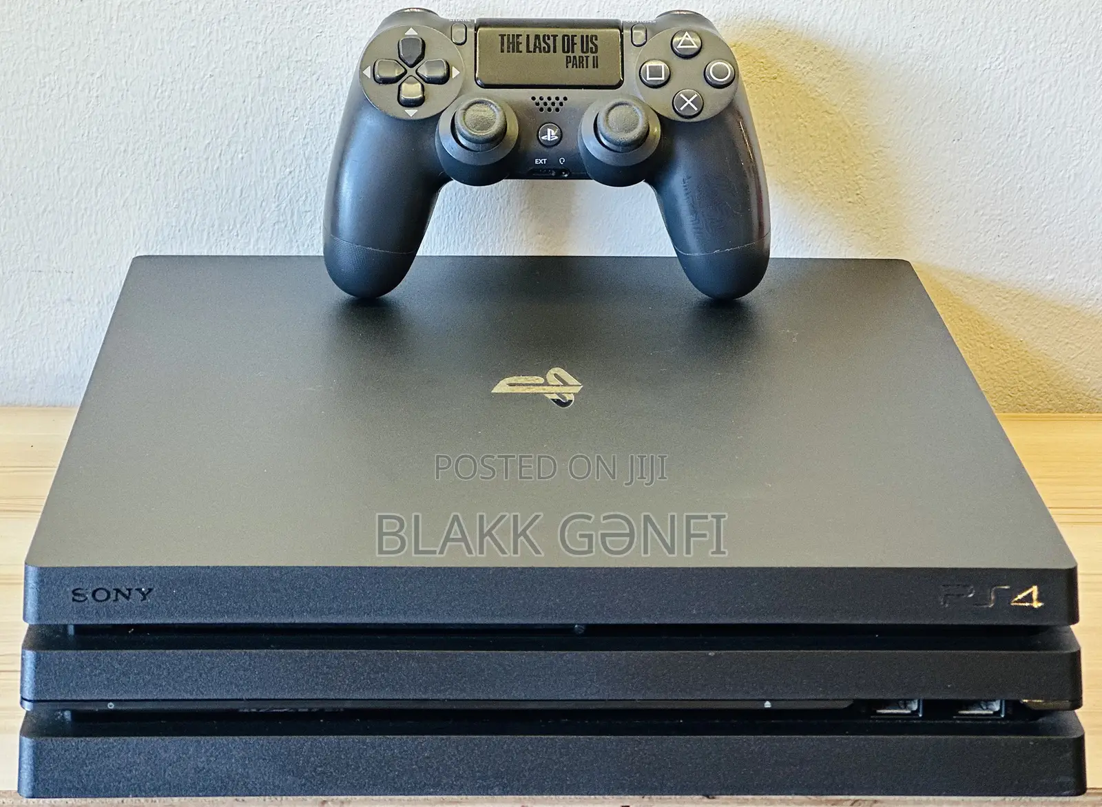 Sony Ps4 Pro 1tb + Last Of Us Controller